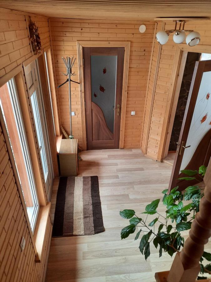 ボロフタ Гостинний Двір Матійчуківヴィラ エクステリア 写真
